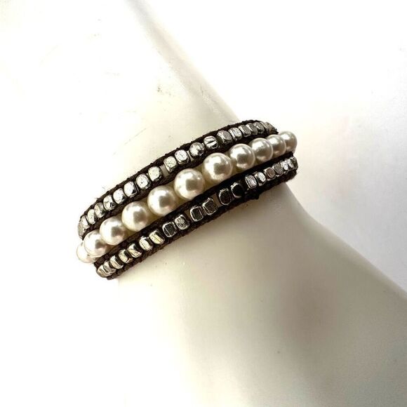 AEO faux pearl leather wrap bracelet - Picture 1 of 10